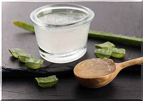 Lemon and aloe vera for hair strengthening