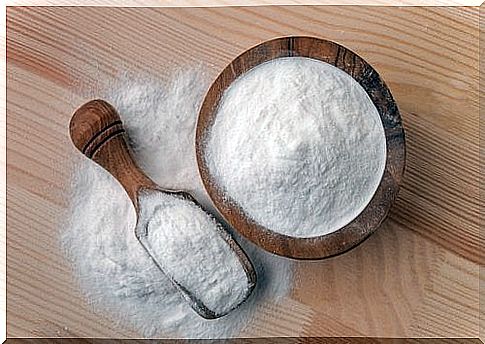 Baking soda in coffee-based masks