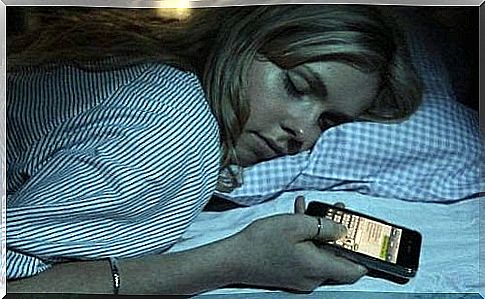 It is not good to sleep with your mobile phone next to you