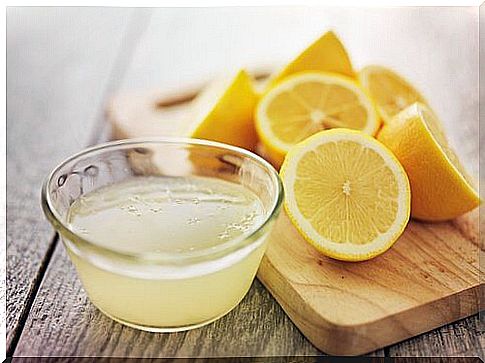 Lemon juice eliminates the bad smell of clothes