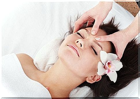 Massage to have a weaker face