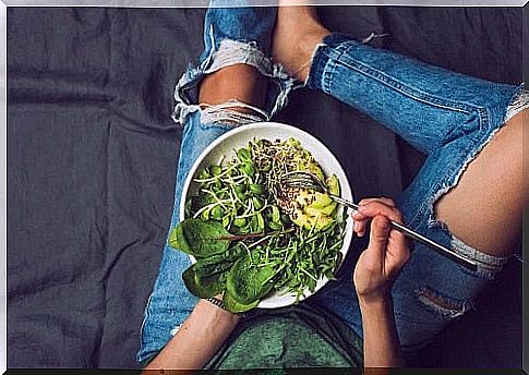 How to fight iron deficiency anemia by eating salads