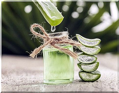 Aloe vera juice cleanses the lungs