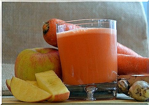 Fruit drinks mixed with carrots