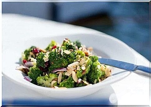 Boiled broccoli salad