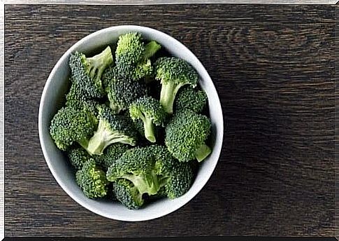 How to freeze broccoli in the form of popcorn