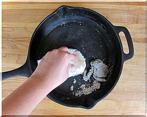 How to prevent the food from sticking to the pan