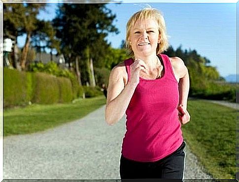 Woman exercising to avoid menopausal health problems