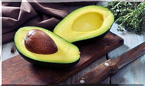 Nourishing masks for healthy avocado hair