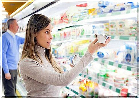 Woman studying carbohydrate reduction in diets