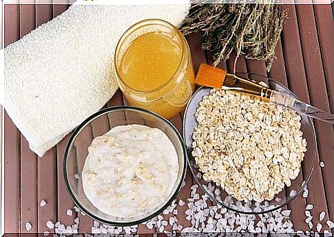 Oats are useful for dry skin on the elbows