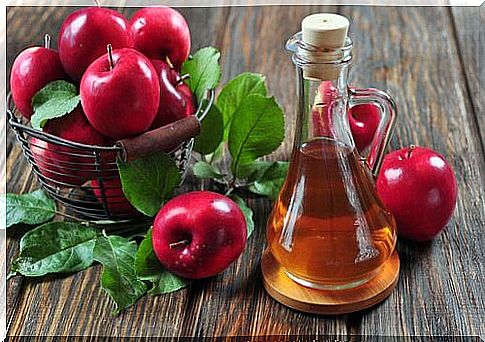 Apple cider vinegar used as a natural hair conditioner