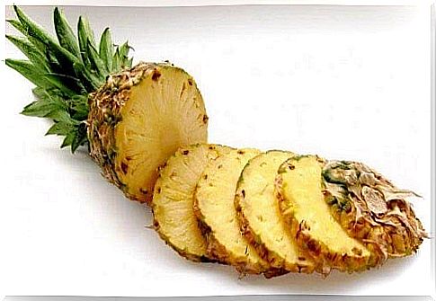 Pineapple included in an anti-cellulite diet plan