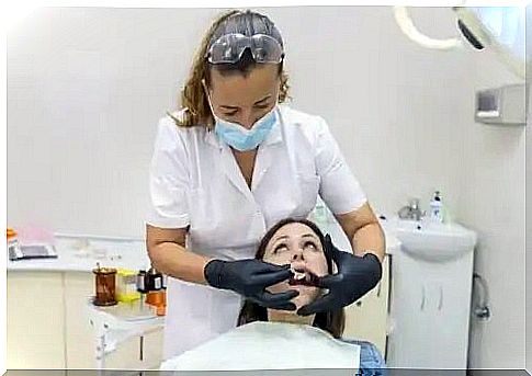 Doctor explaining what a dental bridge is